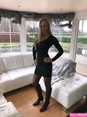siswet19 - Did someone want to see my pussaaay  She s been played with  But