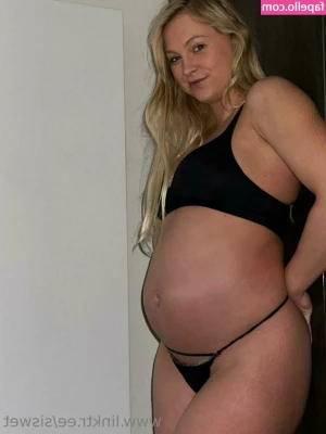 siswet19 - It s been a long day  and I m excited to be home  celebrate hump-day