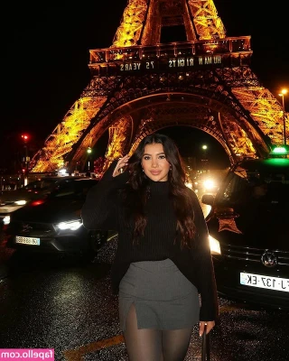 Naya Nicole [ naya-nicole ] - Another pic my friend took of me(:
