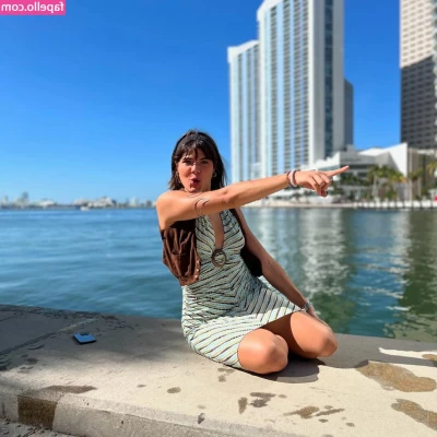 sele.sserra [ sele-sserra ] - I filmed the teal and black look I had planned today and had a lot of