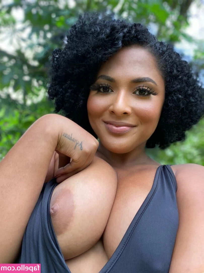 Raychellemcm - Let s pretend to be presents and get laid under the tree