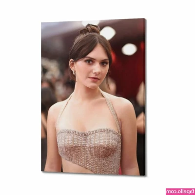 Emilia Jones [ emilia-jones ] - Happy Sunday