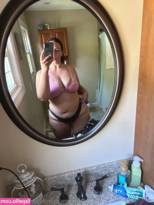 bigboootybecky - Hot pics with my babes @marilynmidas .. video to purchase in messages