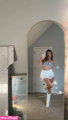 itsvalenciastorm - When a submissive sleeps she does it naked so if SIR wakes up HUNGRY
