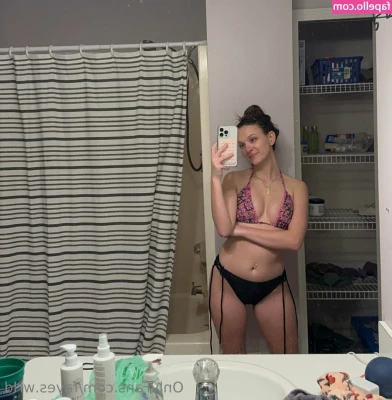 itsvalenciastorm - Giantess toys with and stomps on horny teensie