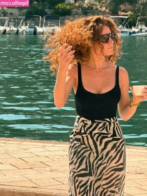 Veronica Ruggeri [ veronica-ruggeri ] - Thirsty Thursday….. cum take a lick? 💦 💦 💦