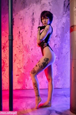 elleslove - Spent the whole day gardening   Cum help this dirty girl get cleaned