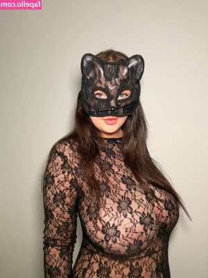 Evelyn White [ evelyn-white ] - Watch me use this FUCK MACHINE while I am having a good time