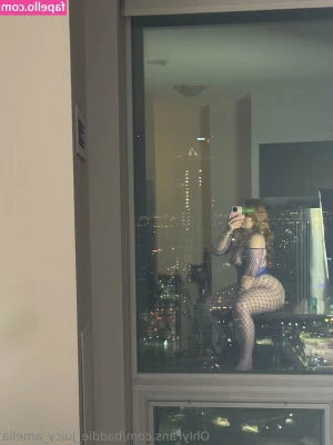 baddie_juicy_amelia [ baddie-juicy-amelia ] - Do you see a horny little devil bitch in my smile?😻😻