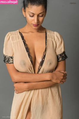 Dakini - So I want to know how many of my fans are in Phoenix Arizona