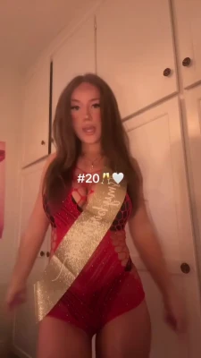 lovelila26 - IT guy is perving on my feet again!  Tags: POV, RPG style, roleplay