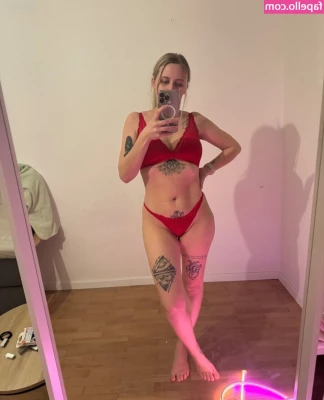 Luna_Zuhause [ luna-zuhause-1 ] - I can be cheeky