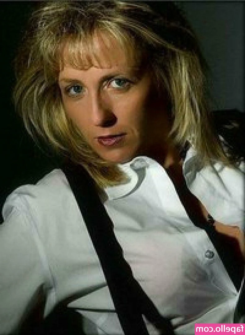 Miss Sweeney [ miss-sweeney ] - Fun on the kitchen table ;)
