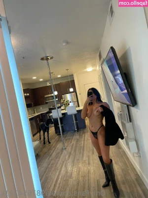 ka987654321k - These glasses make me very sexy, what do you think? 👠😍😍