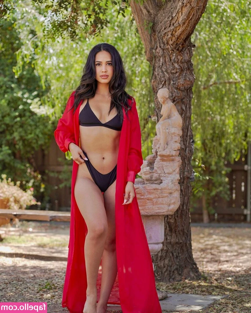 Emily Tosta [ emily-tosta ] - 😈🍆💦Nothing Like Milking That Cock! xD