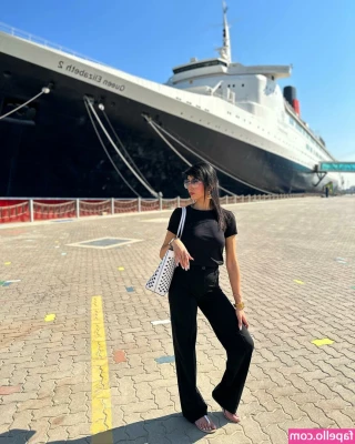 Aaliyah Yasin [ aaliyah-yasin ] - At the airport I feel the need to take my shoes and socks off and