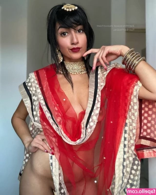 Aaliyah Yasin [ aaliyah-yasin ] - Ella quiere que la ponga en 4