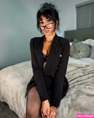 Aaliyah Yasin [ aaliyah-yasin ] - Cómo te gusta más  Dormido o Despierto