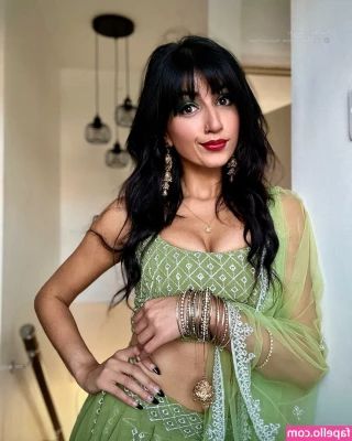 Aaliyah Yasin [ aaliyah-yasin ] - Big thank you to a daddy here on OF who bought me this big dildo 