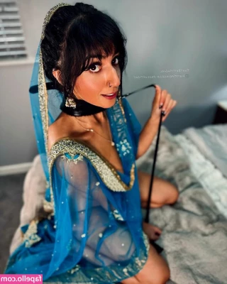 Aaliyah Yasin [ aaliyah-yasin ] - Love my hairy virgin holes