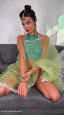 Aaliyah Yasin [ aaliyah-yasin ] - My throbbing cock is big and strong for you