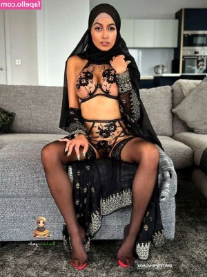 Aaliyah Yasin [ aaliyah-yasin ] - Her suction cup grip makes you pin her head down & pump