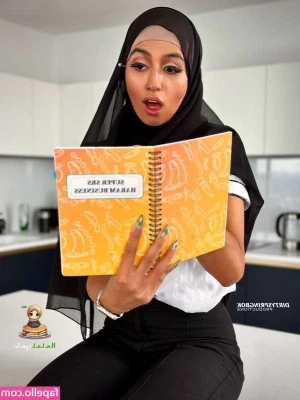 Aaliyah Yasin [ aaliyah-yasin ] - I wanna go to dinner wearing a skirt with no panties and be teased