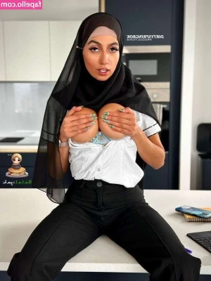 Aaliyah Yasin [ aaliyah-yasin ] - Do I make u horny?