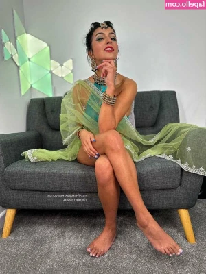 Aaliyah Yasin [ aaliyah-yasin ] - https://onlyfans.com/240033373/preggonadia