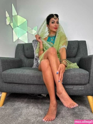 Aaliyah Yasin [ aaliyah-yasin ] - Can I stay home from school today if I show you how naughty I can be?