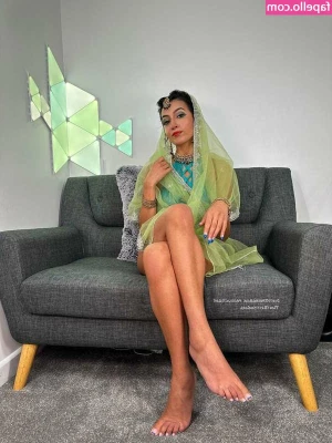 Aaliyah Yasin [ aaliyah-yasin ] - Miss olivia