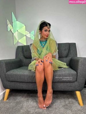 Aaliyah Yasin [ aaliyah-yasin ] - do you think it'll fit???