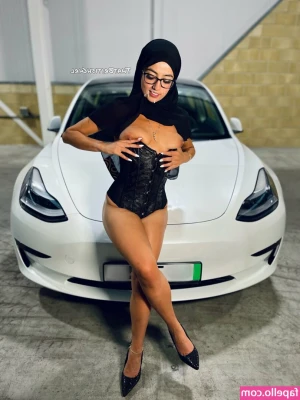Aaliyah Yasin [ aaliyah-yasin ] - Stretching over you at bedtime~ do you like the view?