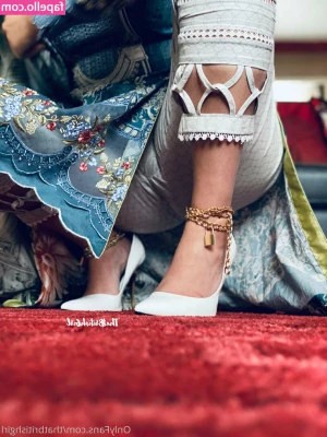 Aaliyah Yasin [ aaliyah-yasin ] - I think I might have a pantyhose fetish🤪
