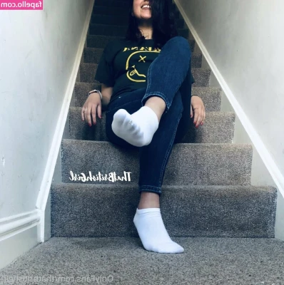 Aaliyah Yasin [ aaliyah-yasin ] - Sending Directors Version of this video is a big mistake...I am going