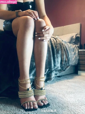 Aaliyah Yasin [ aaliyah-yasin ] - back shots???