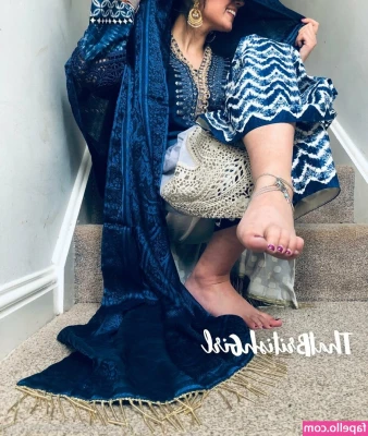 Aaliyah Yasin [ aaliyah-yasin ] - Wanna check out my feet and more??