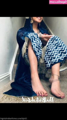 Aaliyah Yasin [ aaliyah-yasin ] - 18 YEAR OLD SEX TAPES 🍆😇 I made a bundle of all of my old tapes