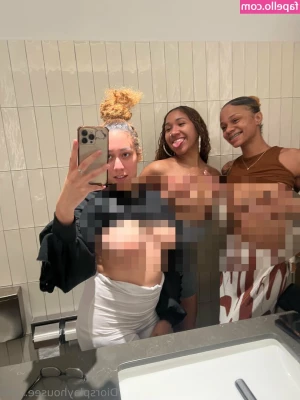 diorsplayhousee - I need to be bent over and spanked  who s gonna do it