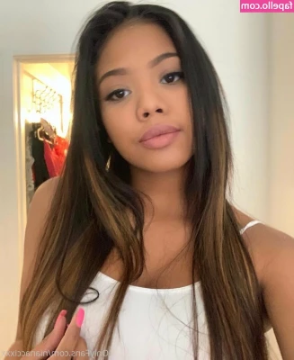 nianaccixxx - This naughty MlLF wants to spoil you with her H-cup mommy milkers and