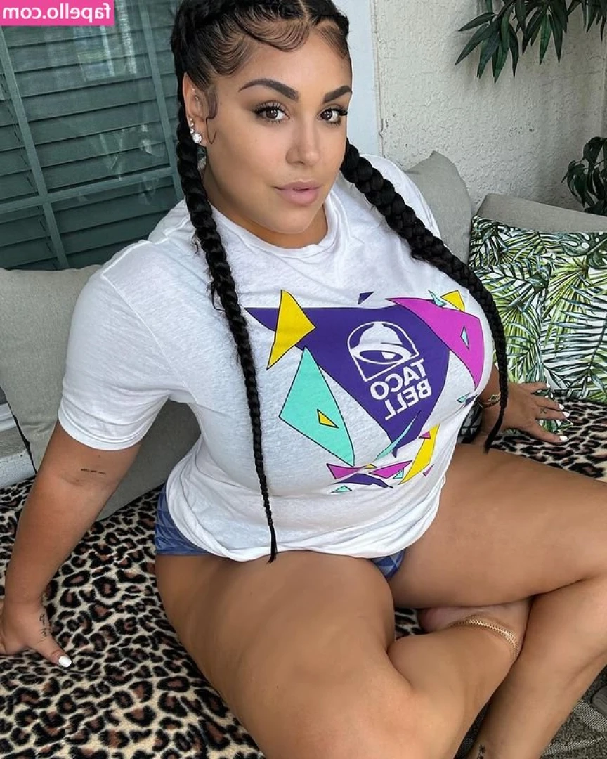 cassandra - @lovedeminova looks so gorgeous in this color!