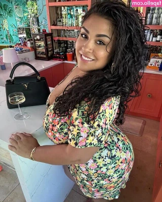 cassandra - Can I lick your eggs too? 🔥 Posso lamber os seus ovos também? 🔥
