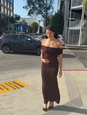 Kira Kosarin [ kira-kosarin ] - My lips and cheeks just love eating my panties hehe