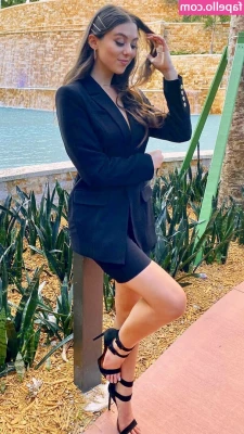 Kira Kosarin [ kira-kosarin ] - Would you wanna be on my naughty list boys😈 Tip this post and
