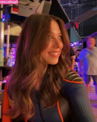 Kira Kosarin [ kira-kosarin ] - Will you eat my pussy for breakfast