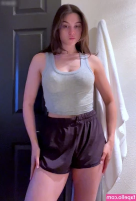 Kira Kosarin [ kira-kosarin ] - its SOOOOO hard to film lightly, my door was broken off so now i have