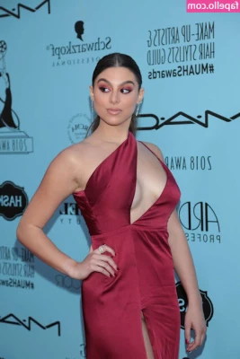 Kira Kosarin [ kira-kosarin ] - Lunes   que cachonda estoy  Y si me los metes tú