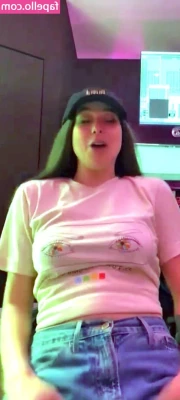 Kira Kosarin [ kira-kosarin ] - One finger in my pussy and my ass   Daniel
