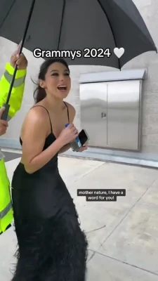 Kira Kosarin [ kira-kosarin ] - Sweaty in October