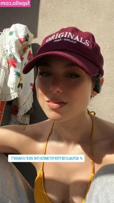 Kira Kosarin [ kira-kosarin ] - Stretching before the fight ❤️🥰